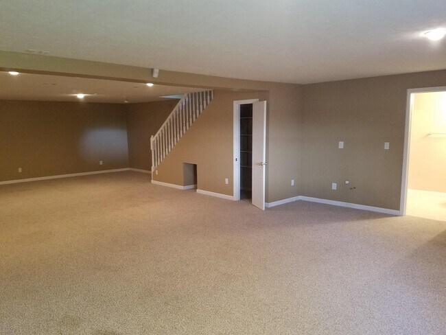 Building Photo - 15720 Berry St