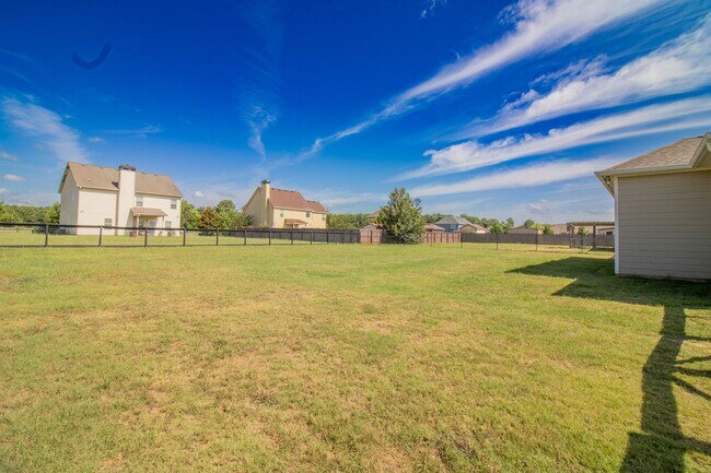 Building Photo - 6 Eagle Nest Dr