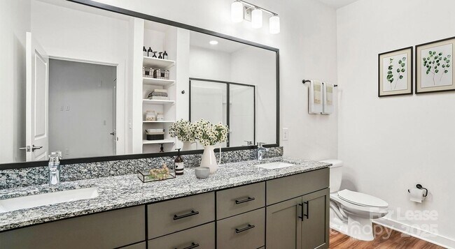 Building Photo - 305 Prine Pl