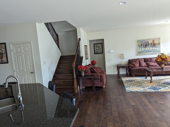Building Photo - 5 Auction Dr