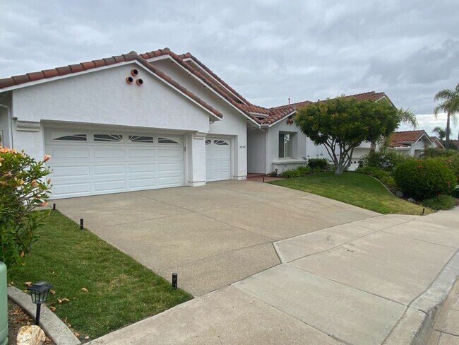 Building Photo - 3+ bd 2.5bth in The Summit of Ocean Hills