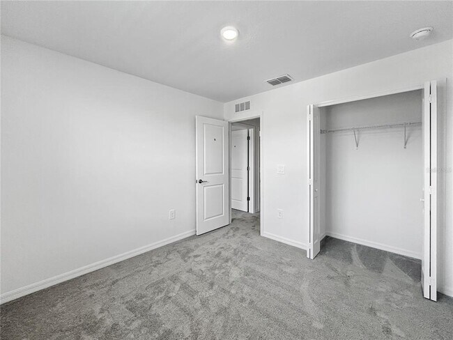 Building Photo - 17570 Shirewood Wy