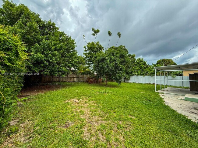 Building Photo - 1141 NE 154th Terrace
