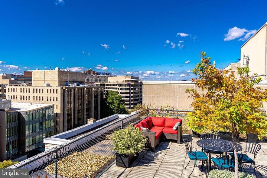 Building Photo - 1727 Massachusetts Ave NW