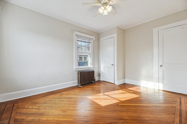 Building Photo - 40 Brookfield Rd