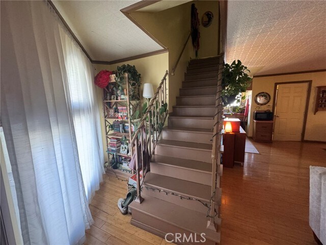 Building Photo - 428 N Hollywood Way