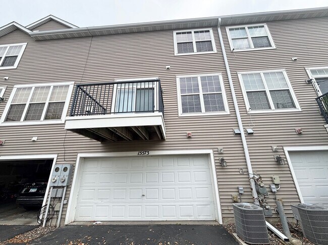 Building Photo - 15573 June Grass Ln