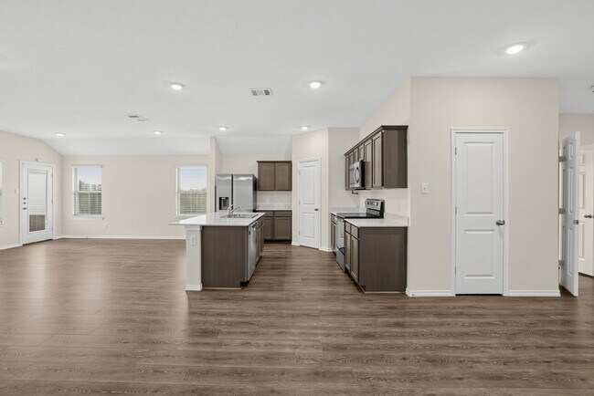 Building Photo - 116 Sir Barton Ln