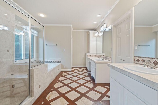 Building Photo - 6636 Dogwood Creek Dr