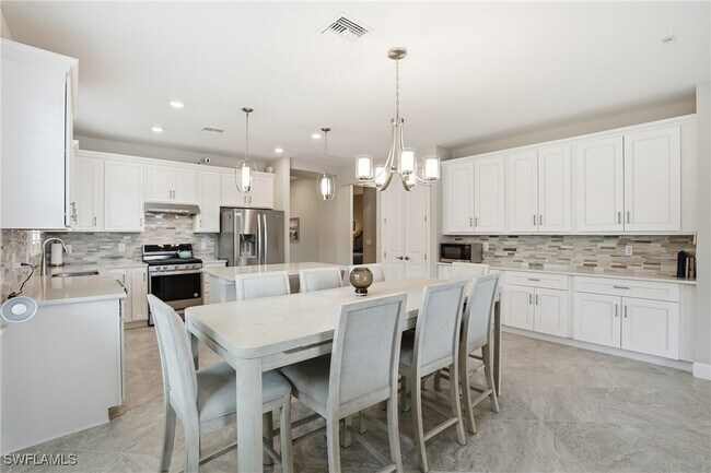 Building Photo - 12361 Canal Grande Dr