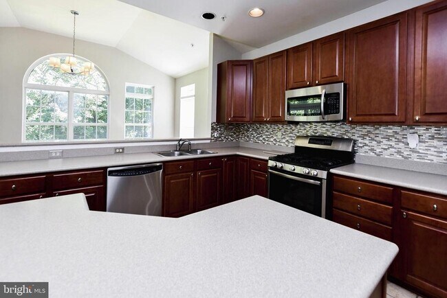 Building Photo - 13003 Belle Meade Trace