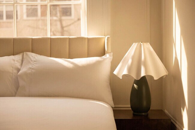 Building Photo - 3 E 9th St