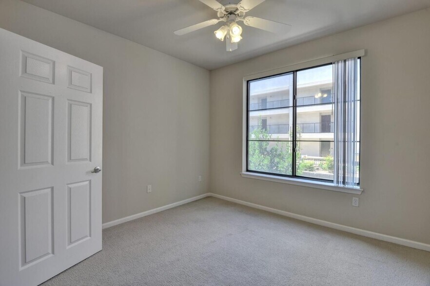 Building Photo - 1060 S 3rd St