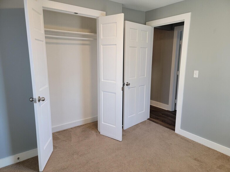 Building Photo - 232 Main St