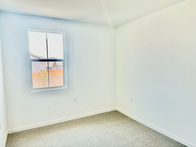 Building Photo - BRAND NEW 5/3 Lennar In Riverstone Community