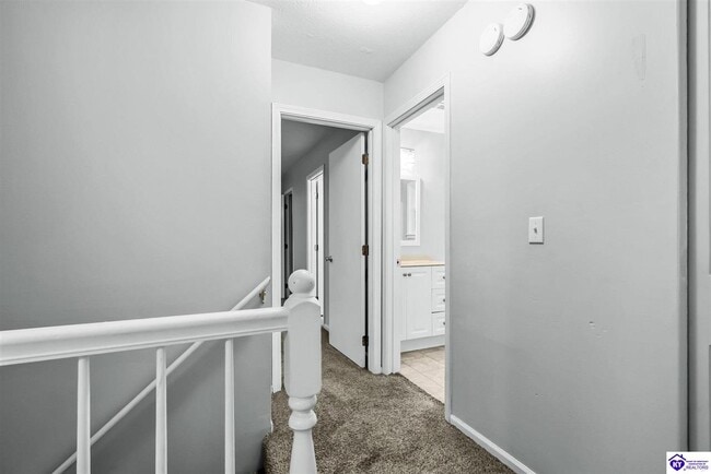 Building Photo - 215 Darrell Dr