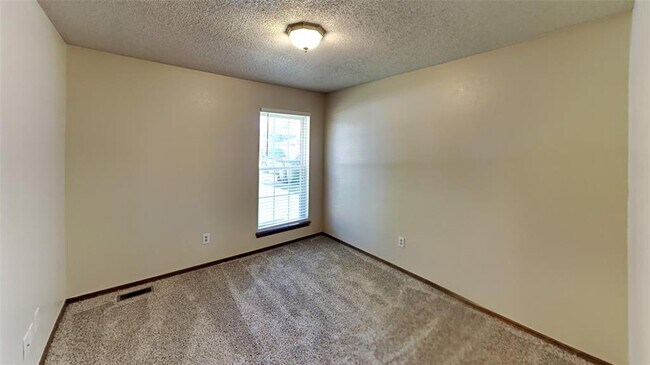 Building Photo - 1316 Chimney Hill Rd