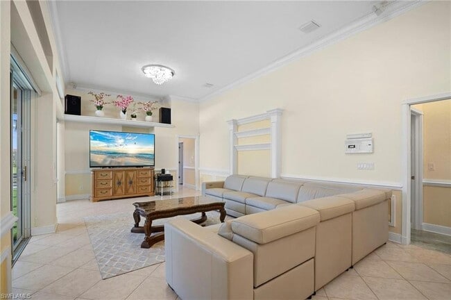 Building Photo - 5024 SW 8th Pl