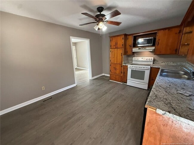 Building Photo - 2223 Carbine St