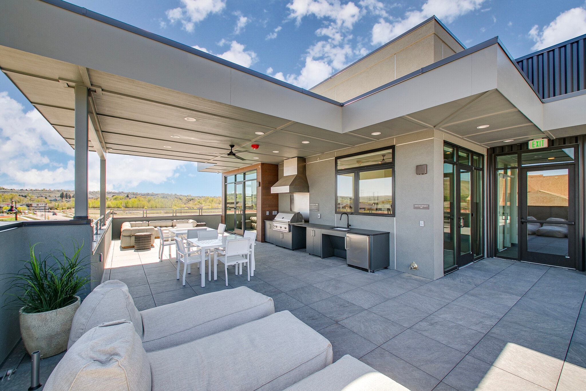 Rooftop Deck - 4340 E Haystack St