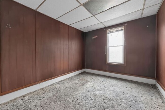 Building Photo - 1220 Erie St