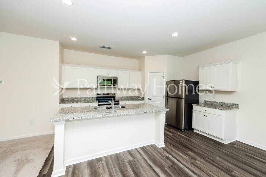 Building Photo - 1052 Large Poppy Dr