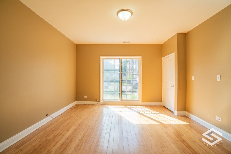 Building Photo - 1231 S Avers Ave