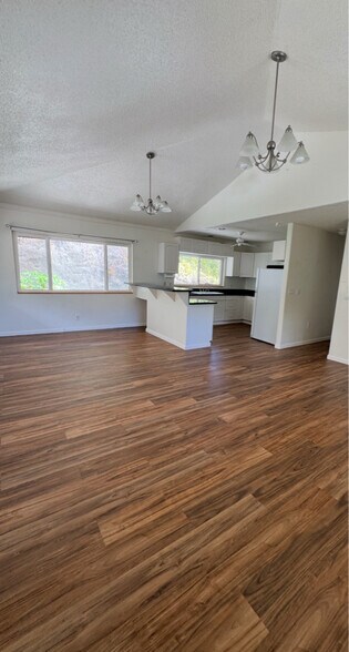 Building Photo - 2355 Round Top Dr