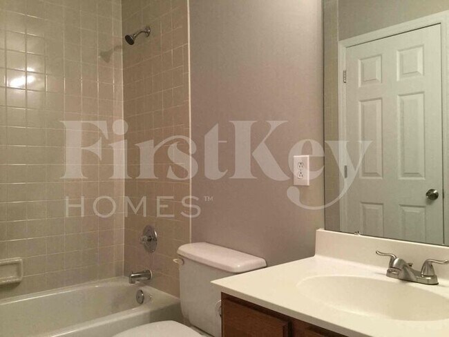 Building Photo - 13224 Greycrest Dr