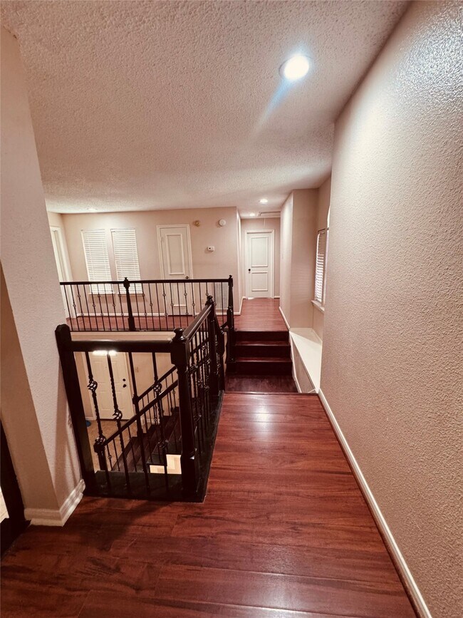 Building Photo - 14810 Rancho Vista Dr