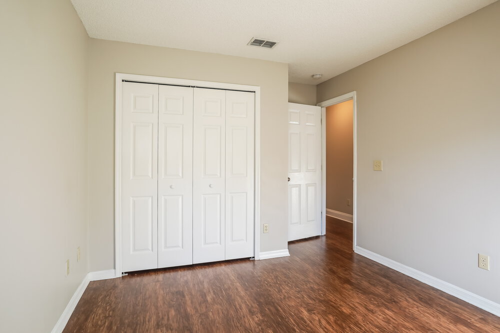 Building Photo - 8244 International Village Dr