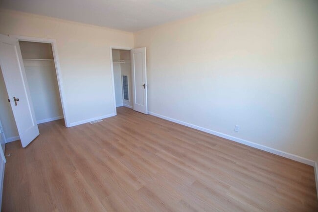 Building Photo - Stunning 2BD/1BA Contemporary Home with Pa...
