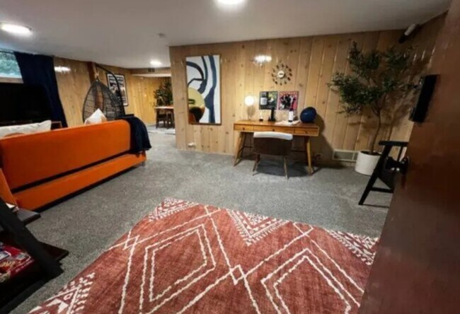 Building Photo - 1945 S 2600 E