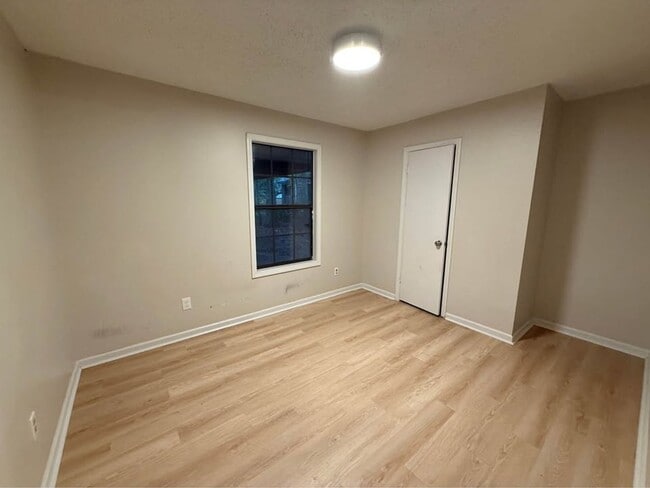 Building Photo - 311 E Jeff Davis Ave