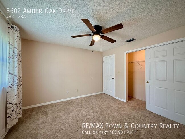 Building Photo - 8602 Amber Oak Dr