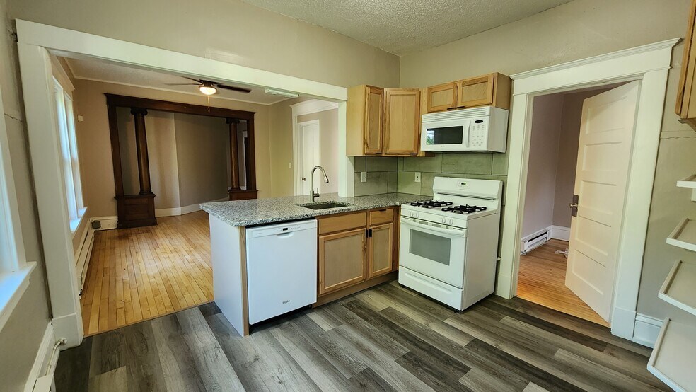 Kitchen - 1422 26th Ave N