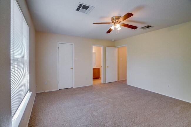 Building Photo - 17202 Ardisia Dr