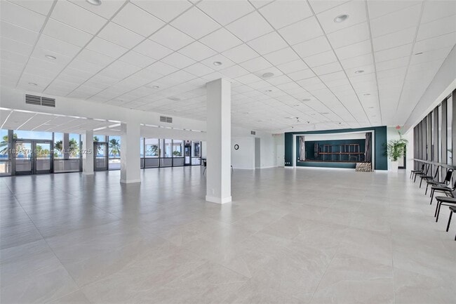 Building Photo - 2301 S Ocean Dr