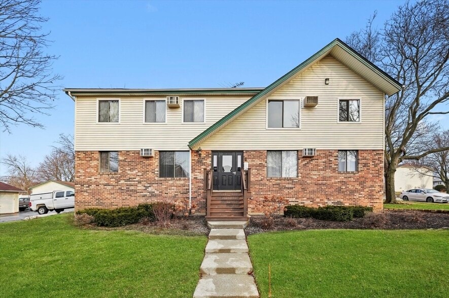 Apartment Building - 2710 Northcreek Dr