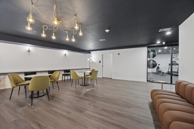 Building Photo - 6910 Ridge Ave