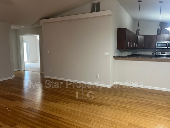 Building Photo - 1408 School House Ln