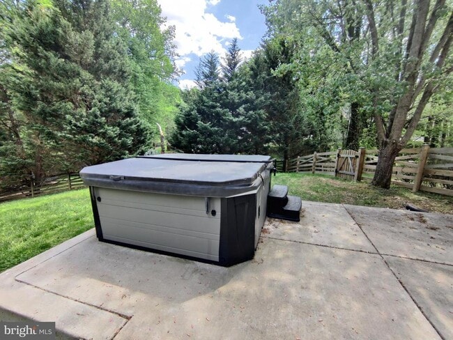 Building Photo - 7500 Tahoe Ct