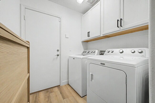 Building Photo - 15923 W Marconi Ave