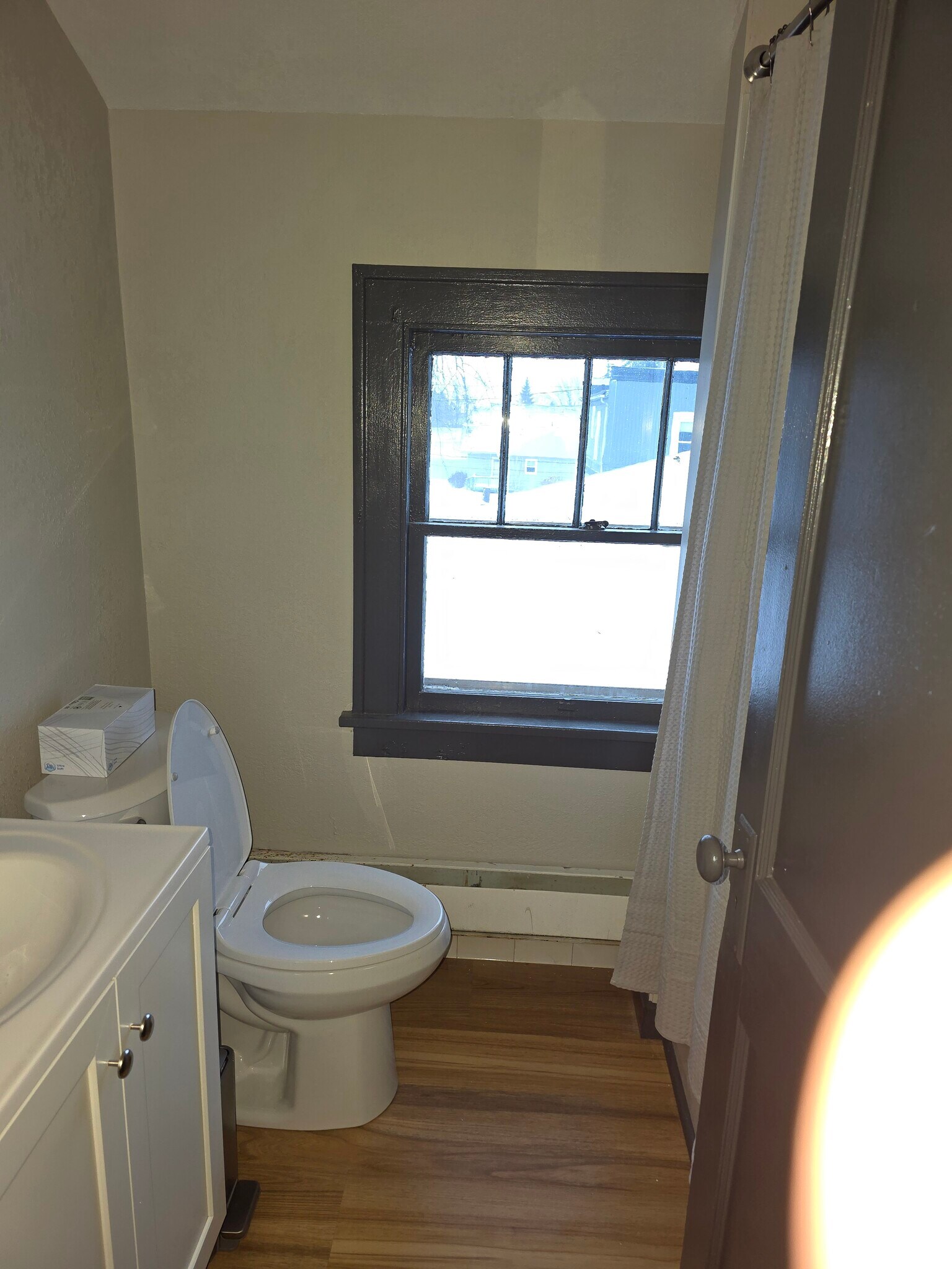 Building Photo - 1825 E 5th St