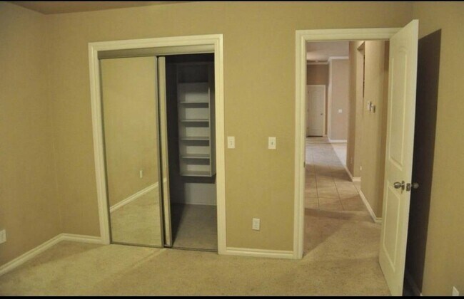 Building Photo - 6613 Stinchcomb Dr