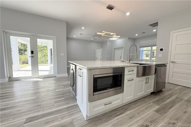 Building Photo - 13305 79th St