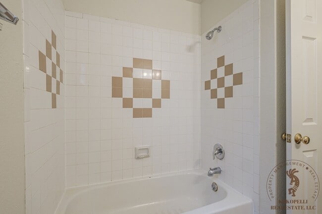 Building Photo - 106 Peter Dr