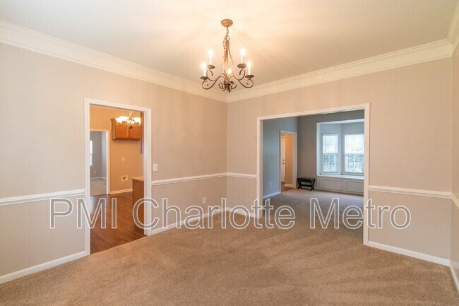 Building Photo - 2068 White Cedar Ln