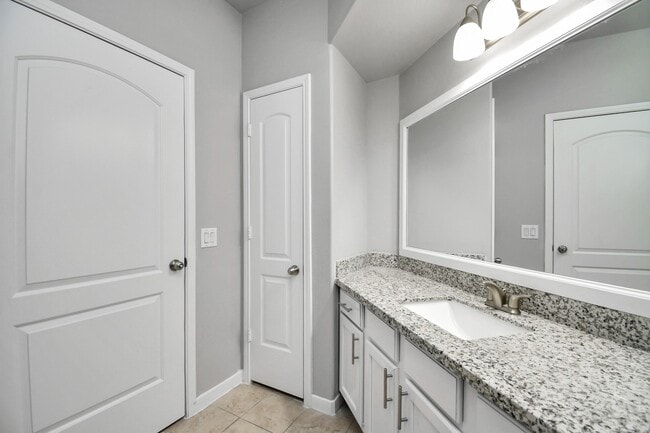 Building Photo - 6777 Sommerall Dr