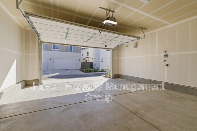 Building Photo - 3003 Neil Jerome Dr